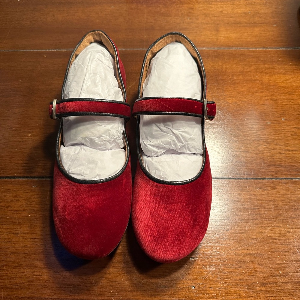 Soft brand burgundy/red velvet Maryjane’s brand new no box